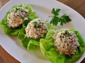 Hummus Tuna Lettuce Boats